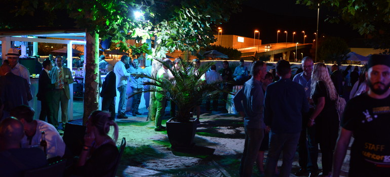 Apéritif dînatoire, Plage du Stage Club / Photo de G. Siegenthaler